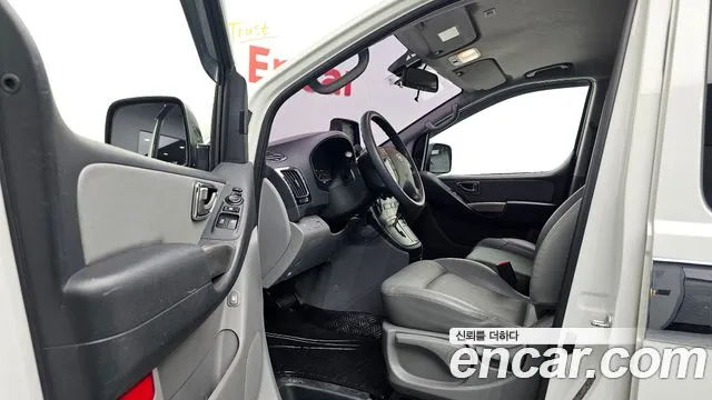 Hyundai Starex 2015 thumb 10