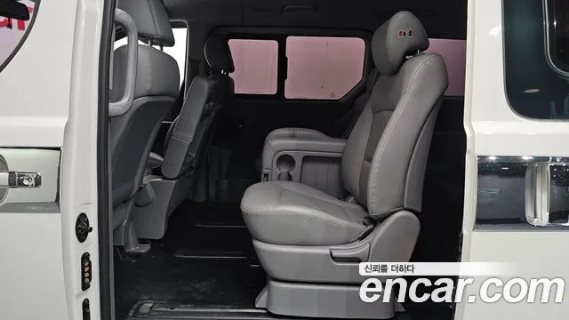 Hyundai Starex 2015 thumb 11