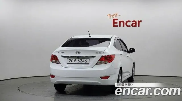 Hyundai Accent 2013 thumb 4