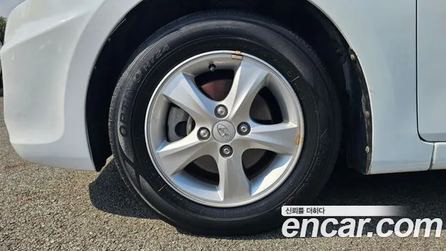 Hyundai Accent 2013 thumb 5