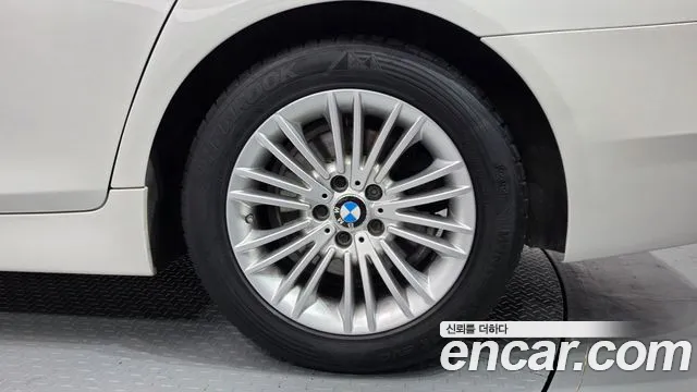 BMW 5-Series 2014 thumb 5