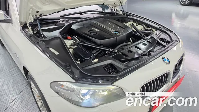 BMW 5-Series 2014 thumb 6