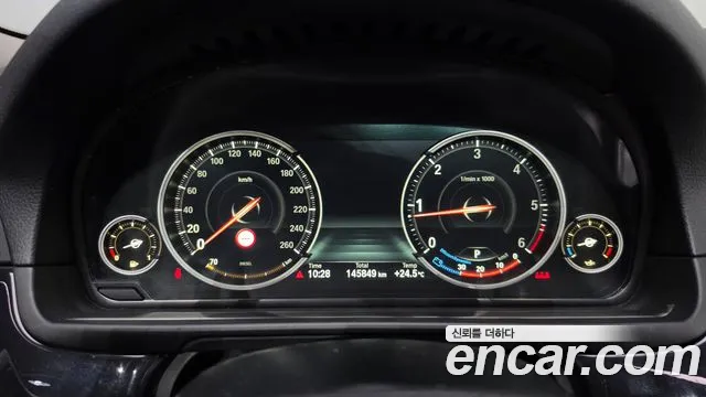 BMW 5-Series 2014 thumb 8