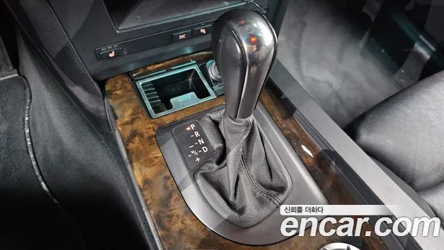 BMW 5-Series 2004 thumb 9