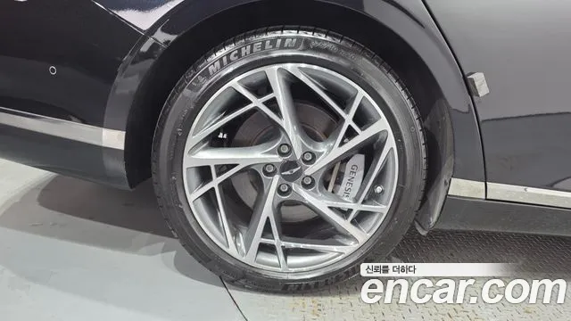 Genesis G90 2022 thumb 5