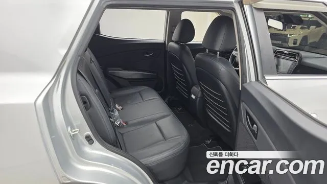 KG_Mobility_Ssangyong TIBOLI 2021 thumb 12