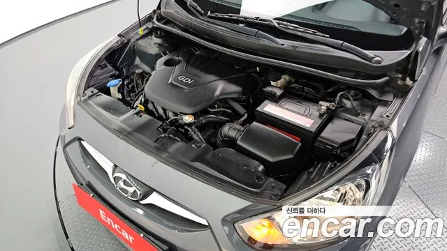 Hyundai Accent 2012 thumb 5