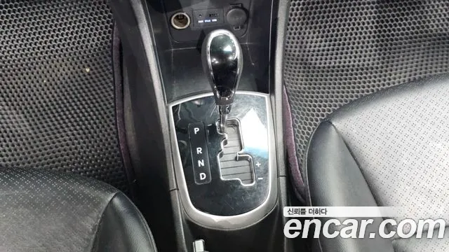 Hyundai Accent 2012 thumb 8