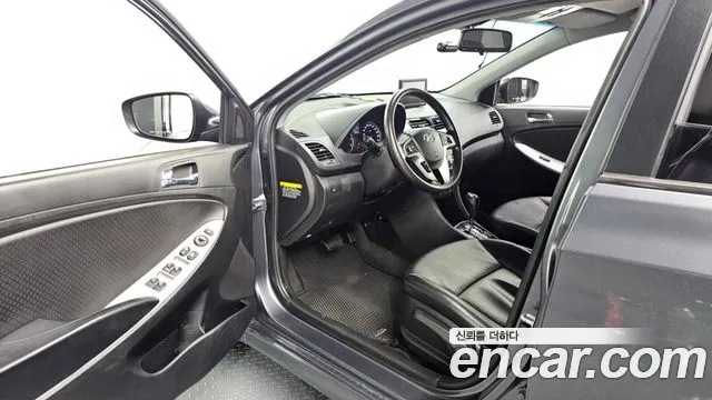 Hyundai Accent 2012 thumb 9