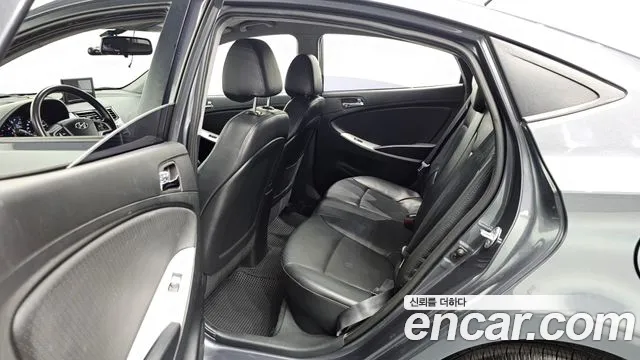 Hyundai Accent 2012 thumb 10