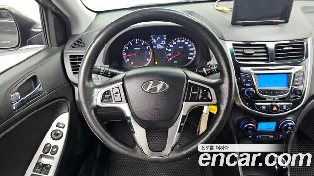 Hyundai Accent 2012 thumb 12