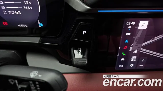 Porsche Macan 2025 thumb 9