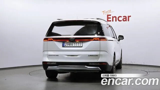 Kia Carnival 2020 thumb 4