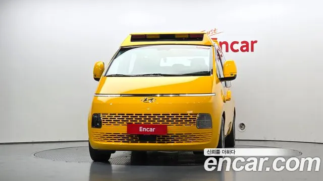 Hyundai Staria 2022 thumb 2