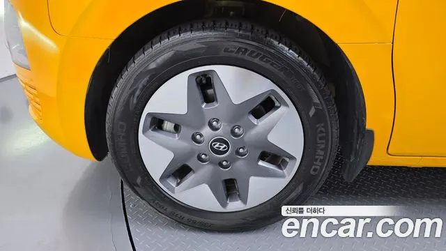 Hyundai Staria 2022 thumb 4