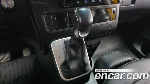 Hyundai Staria 2022 thumb 8