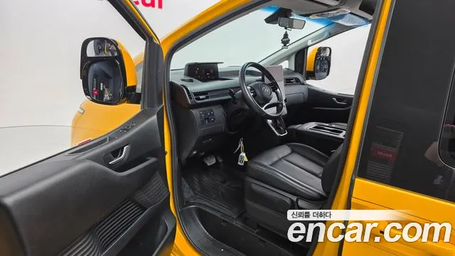 Hyundai Staria 2022 thumb 9