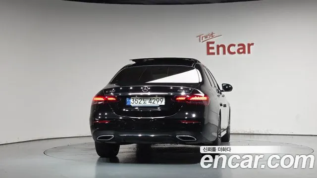 Mercedes-Benz E-Класс 2023 thumb 3