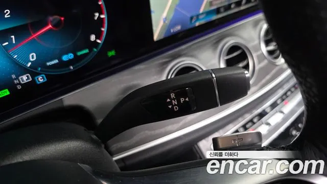 Mercedes-Benz E-Класс 2023 thumb 8