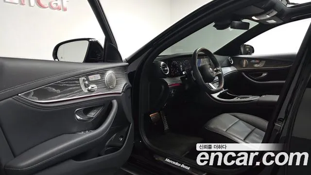 Mercedes-Benz E-Класс 2023 thumb 9