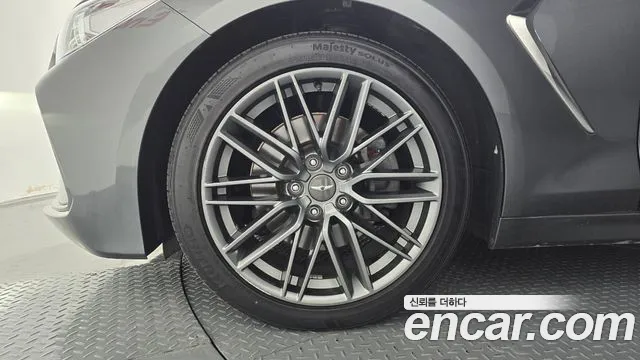 Genesis G70 2018 thumb 5