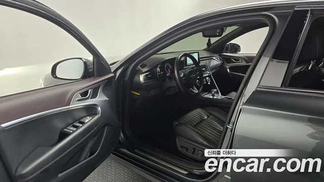 Genesis G70 2018 thumb 10