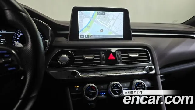 Genesis G70 2018 thumb 12