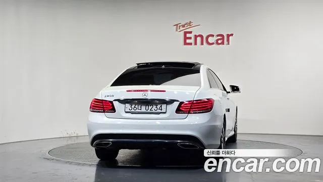 Mercedes-Benz E-Класс 2015 thumb 4
