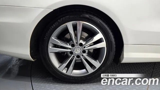 Mercedes-Benz E-Класс 2015 thumb 5