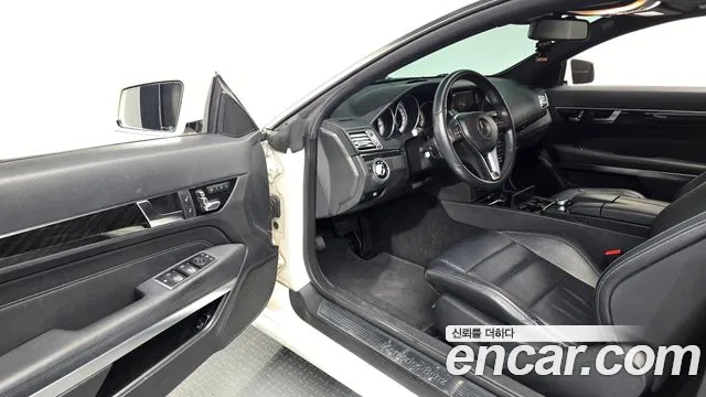 Mercedes-Benz E-Класс 2015 thumb 10