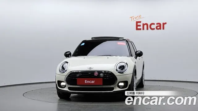 MINI Clubman 2018 thumb 2