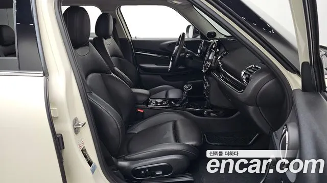 MINI Clubman 2018 thumb 10