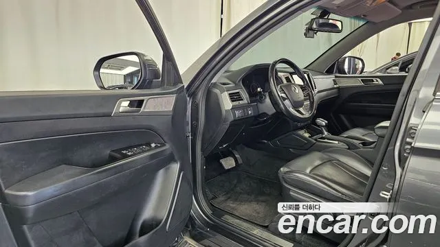 KG_Mobility_Ssangyong Rexton 2019 thumb 10