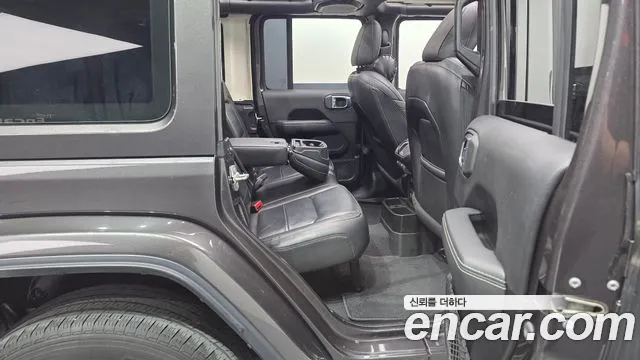 Jeep Wrangler 2021 thumb 11