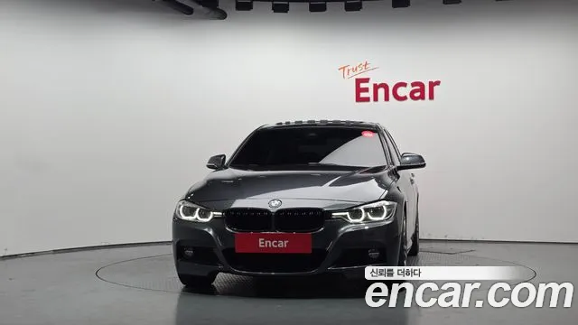 BMW 3-Series 2017 thumb 3