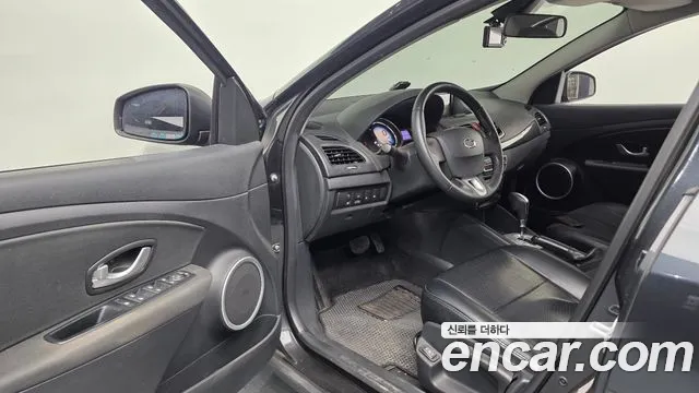 Renault-KoreaSamsung Fluence 2015 thumb 10