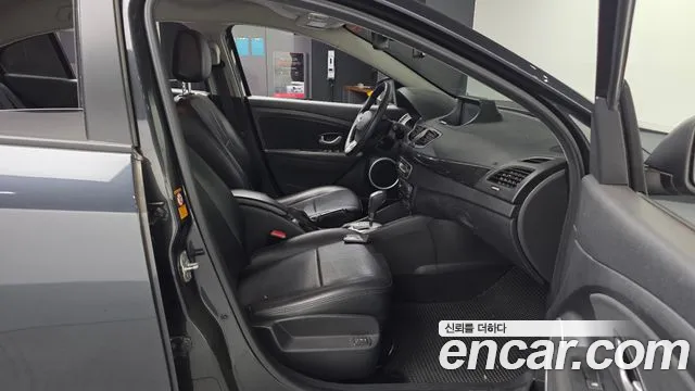 Renault-KoreaSamsung Fluence 2015 thumb 11