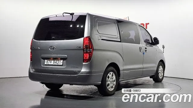 Hyundai Starex 2012 thumb 2