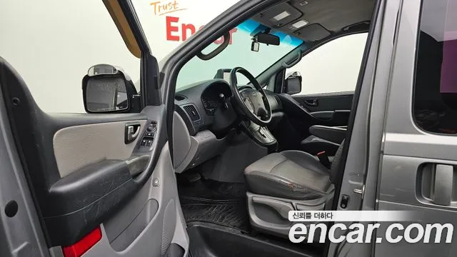 Hyundai Starex 2012 thumb 10