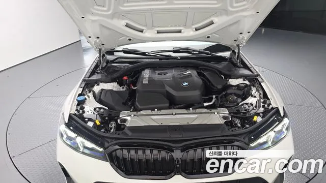 BMW 3-Series 2025 thumb 5