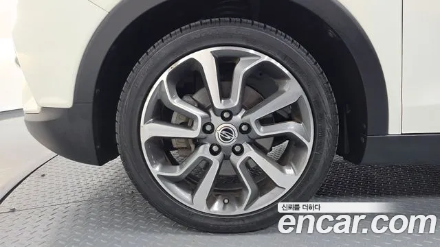 KG_Mobility_Ssangyong TIBOLI 2016 thumb 4
