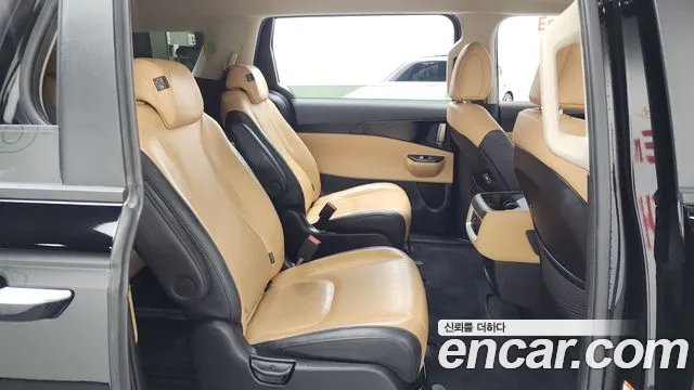 Kia Carnival 2022 thumb 11