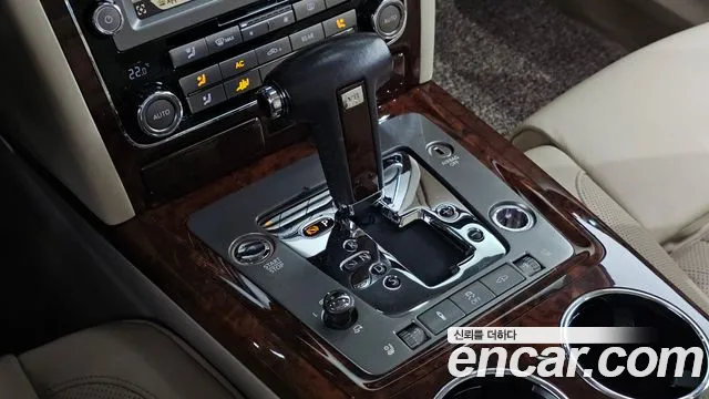 Volkswagen Phaeton 2011 thumb 9