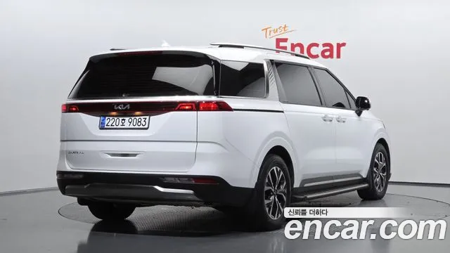 Kia Carnival 2023 thumb 2
