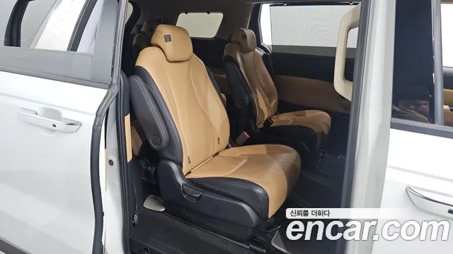 Kia Carnival 2023 thumb 11