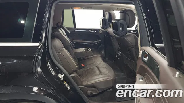Mercedes-Benz GLS 2017 thumb 11