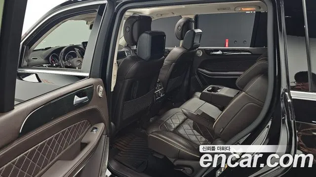 Mercedes-Benz GLS 2017 thumb 12