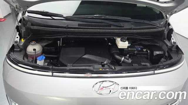 Hyundai Staria 2021 thumb 6