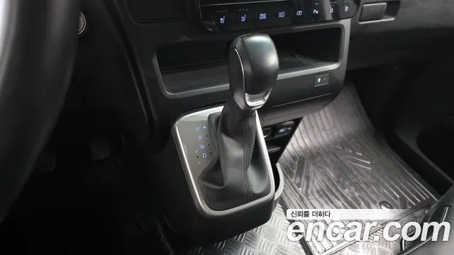 Hyundai Staria 2021 thumb 9