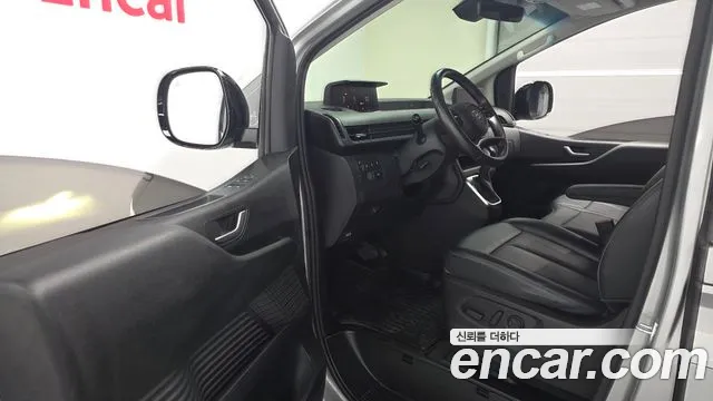 Hyundai Staria 2021 thumb 10